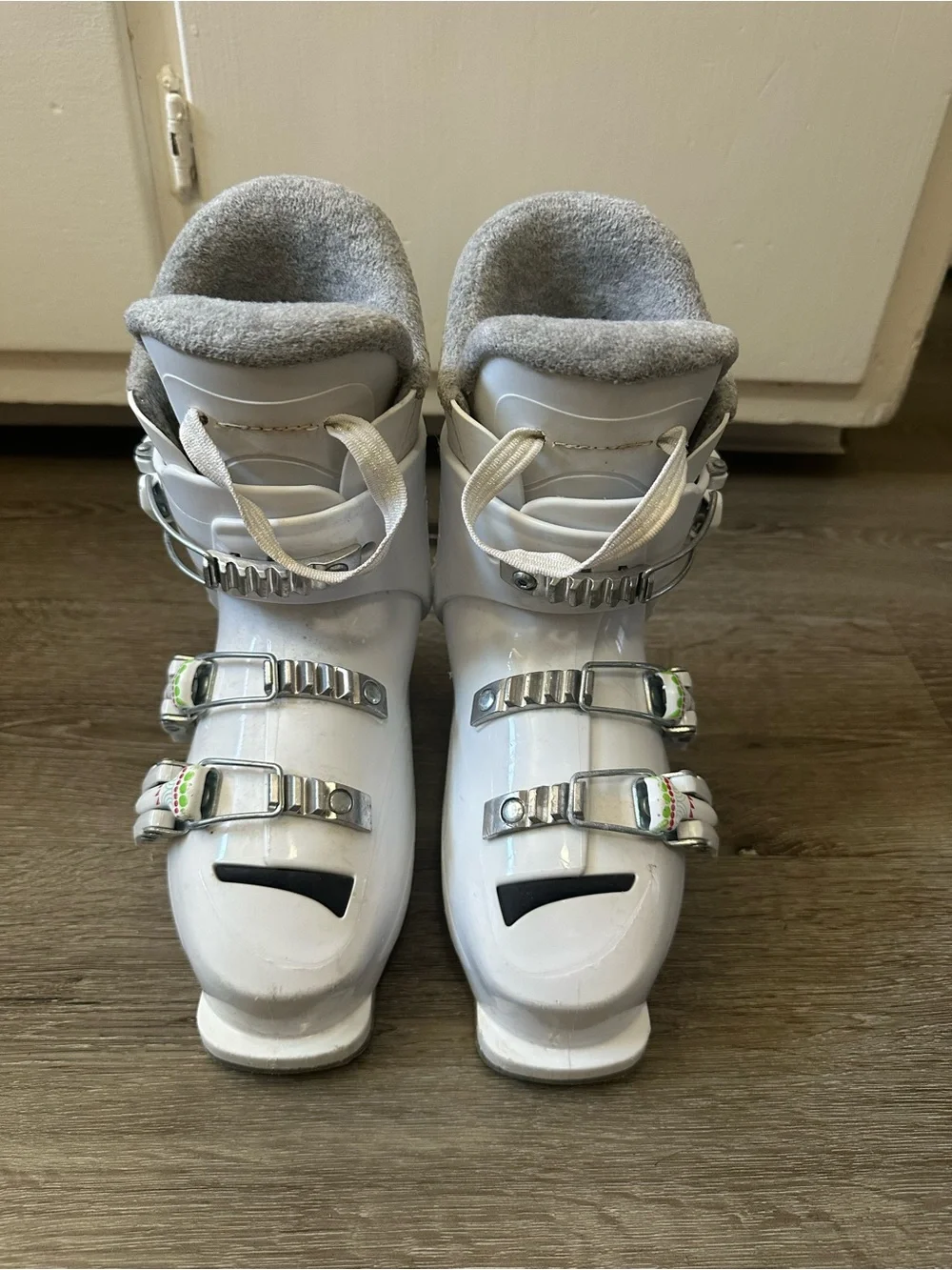 Rossignol Kids White Ski Boots with Gray Liner